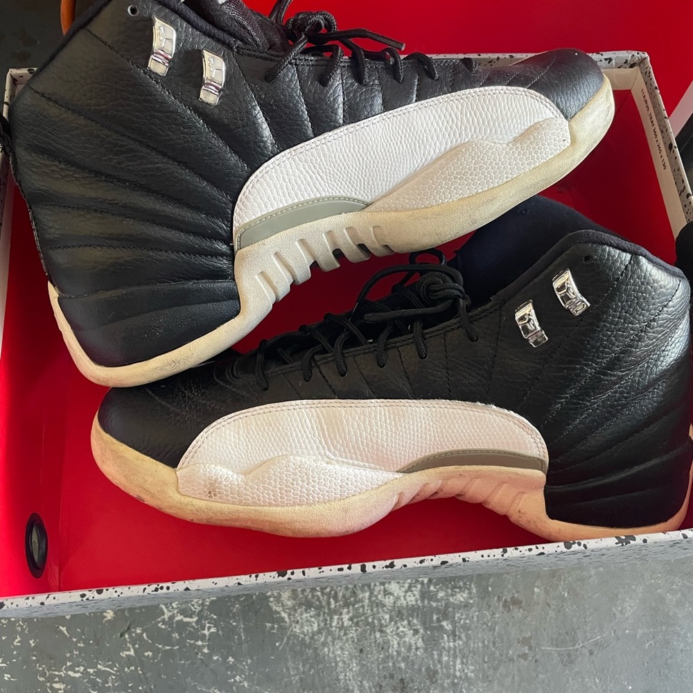 Jordan’s Men's Black and White Sneakers